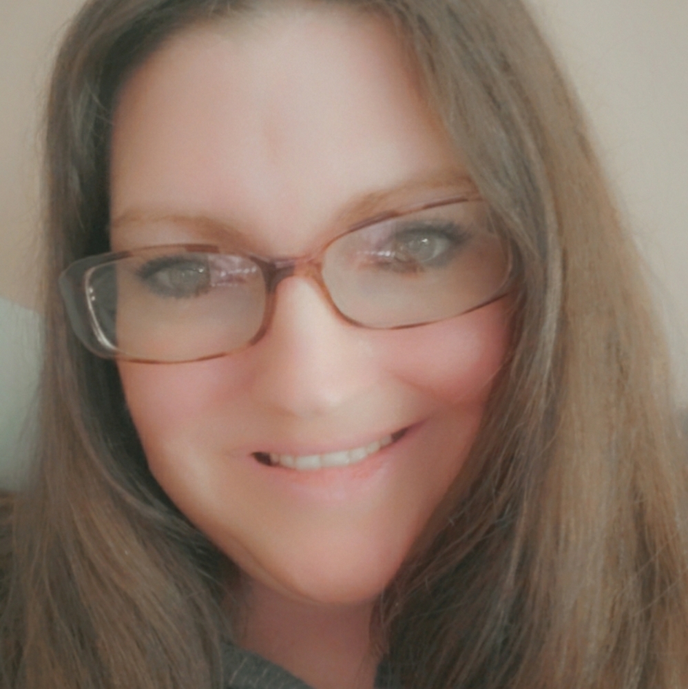 Meet your posher, Alicia